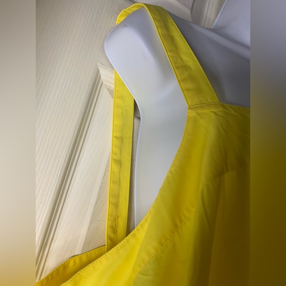 Vibrant Yellow Maxi dress - Picture 7 of 8